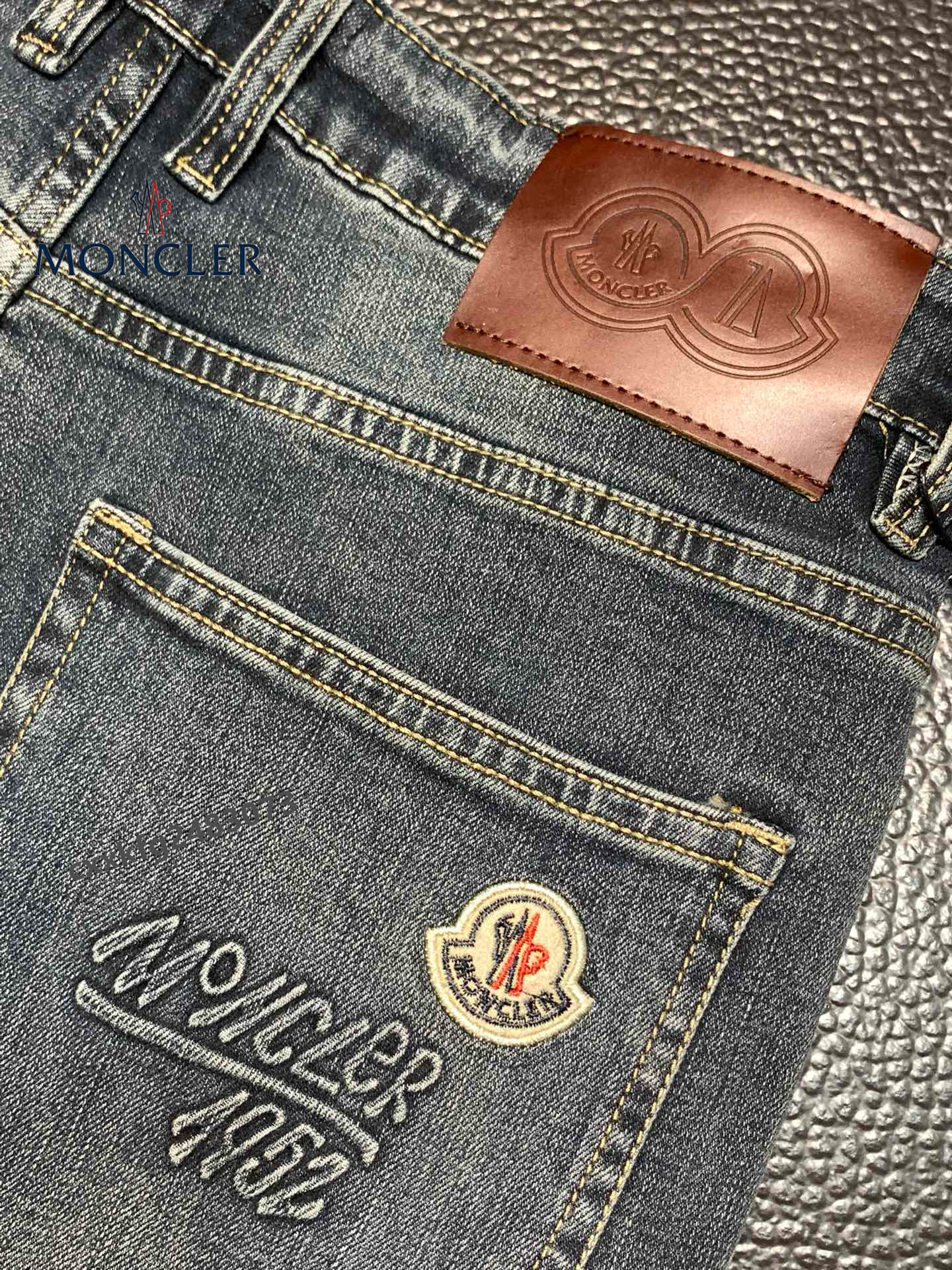 Moncler Jeans